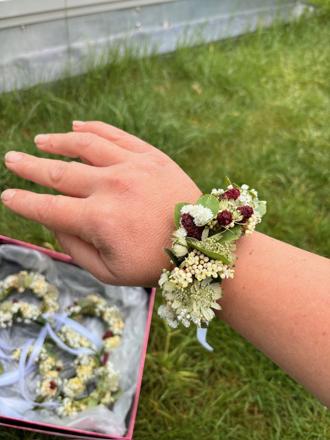 Blumenarmband für die Braut
